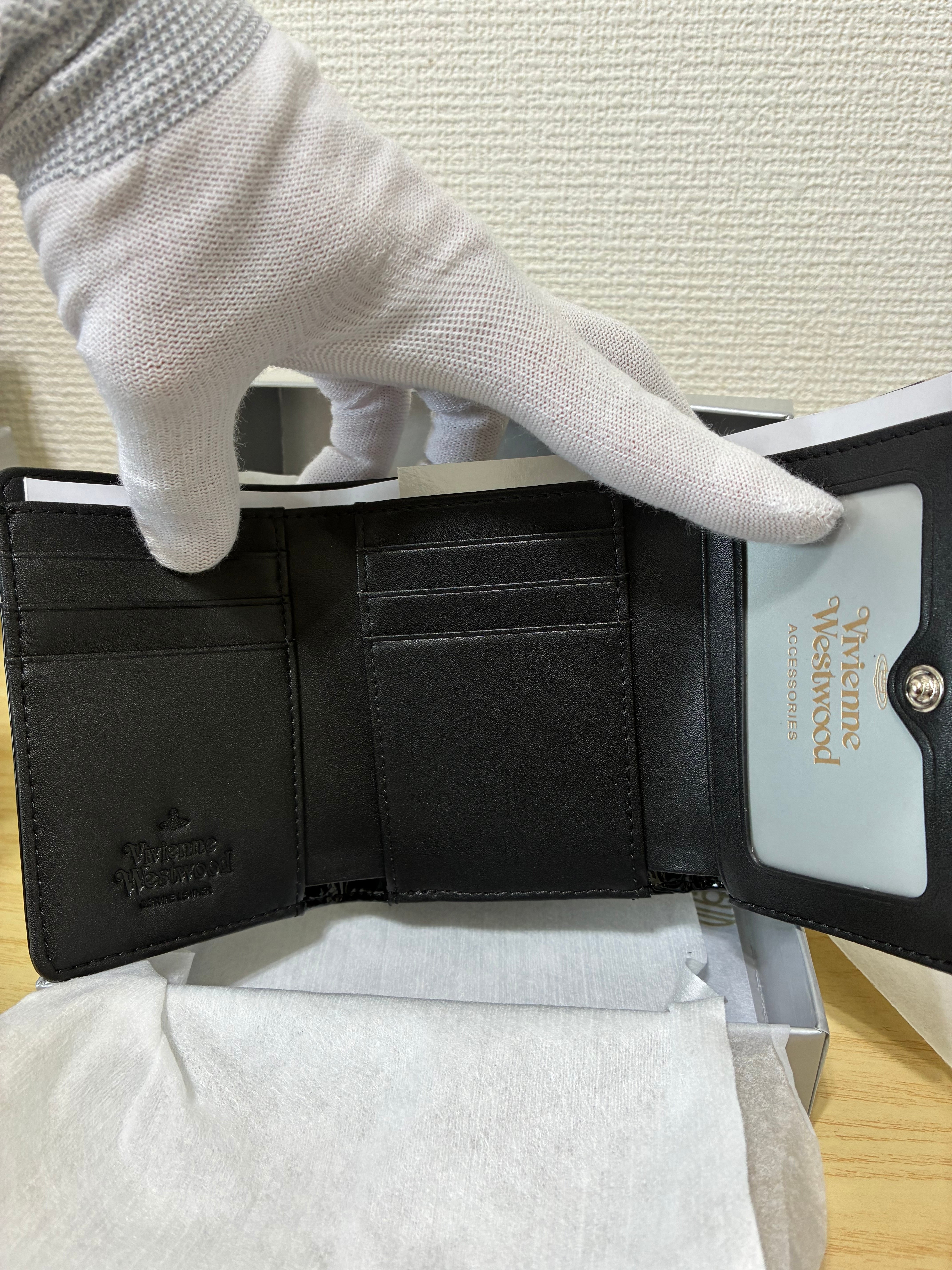 Vivienne Westwood ヴィヴィアンウエストウッド エナメル 三つ折り財布