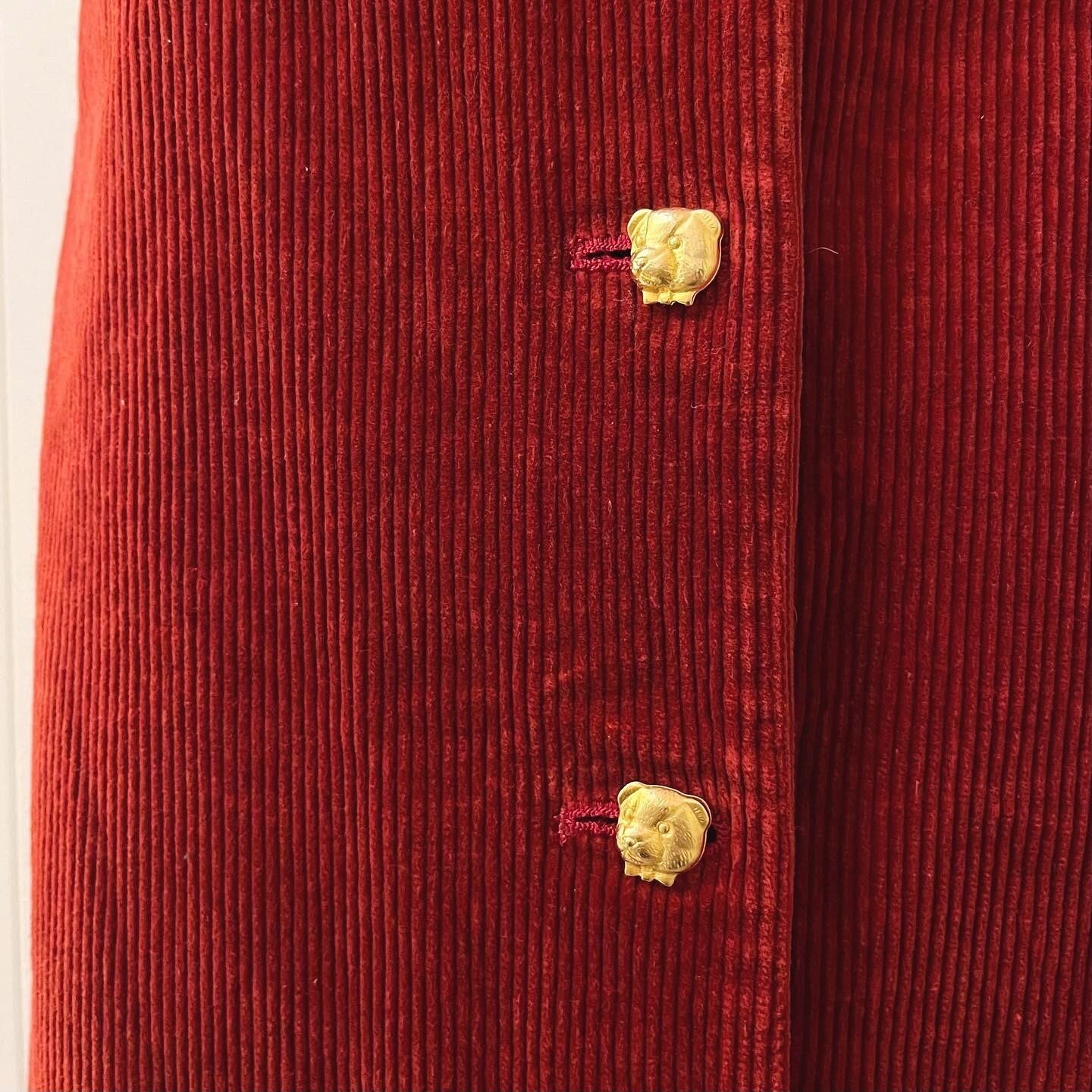 ATSUKI ONISHI / gold bear button red long skirt