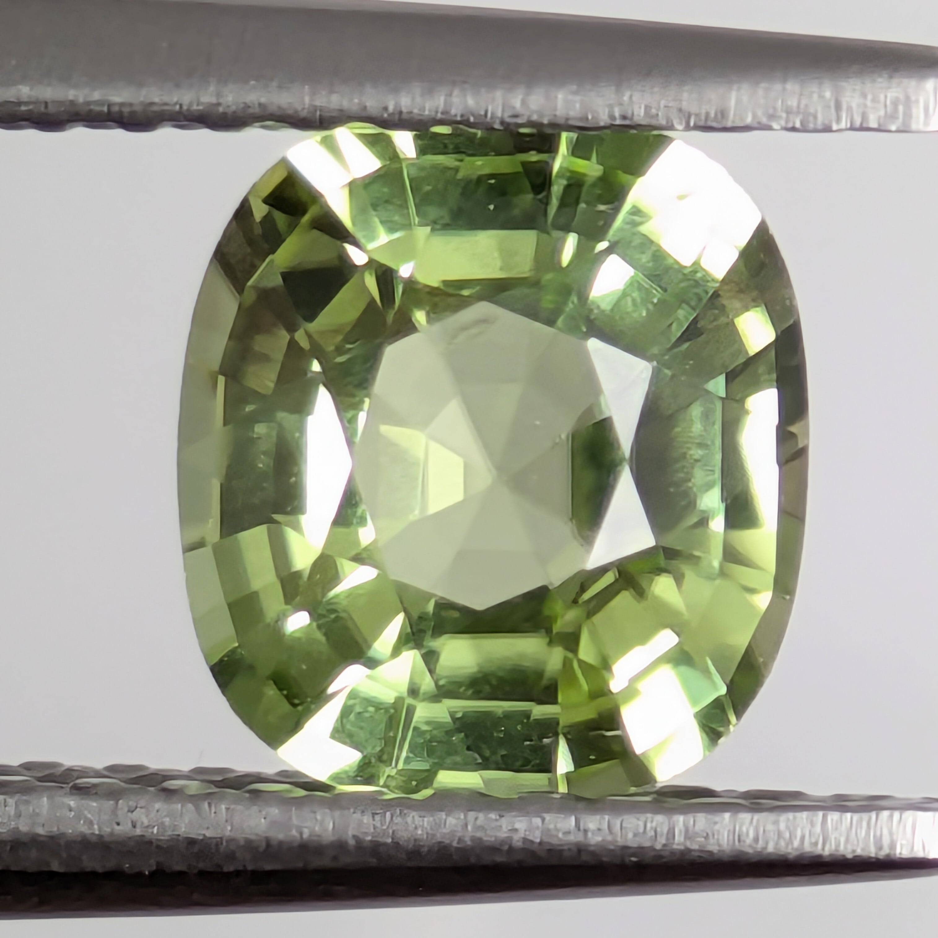 ペリドット ルース ミャンマー・モゴック産【1.03ct】 PRO209390