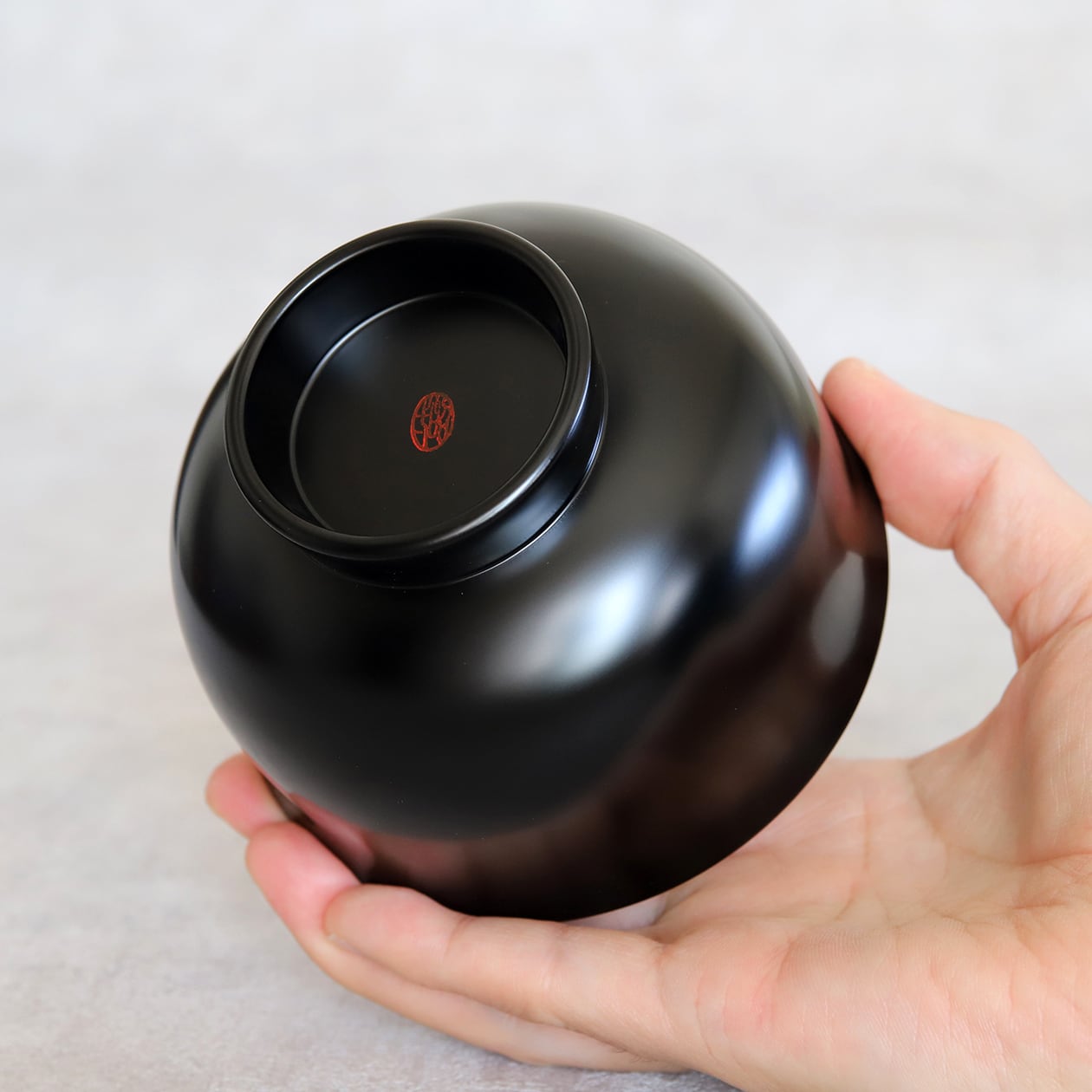 たっぷりサイズの汁椀。お味噌汁やスープをたっぷりといただきたい方に