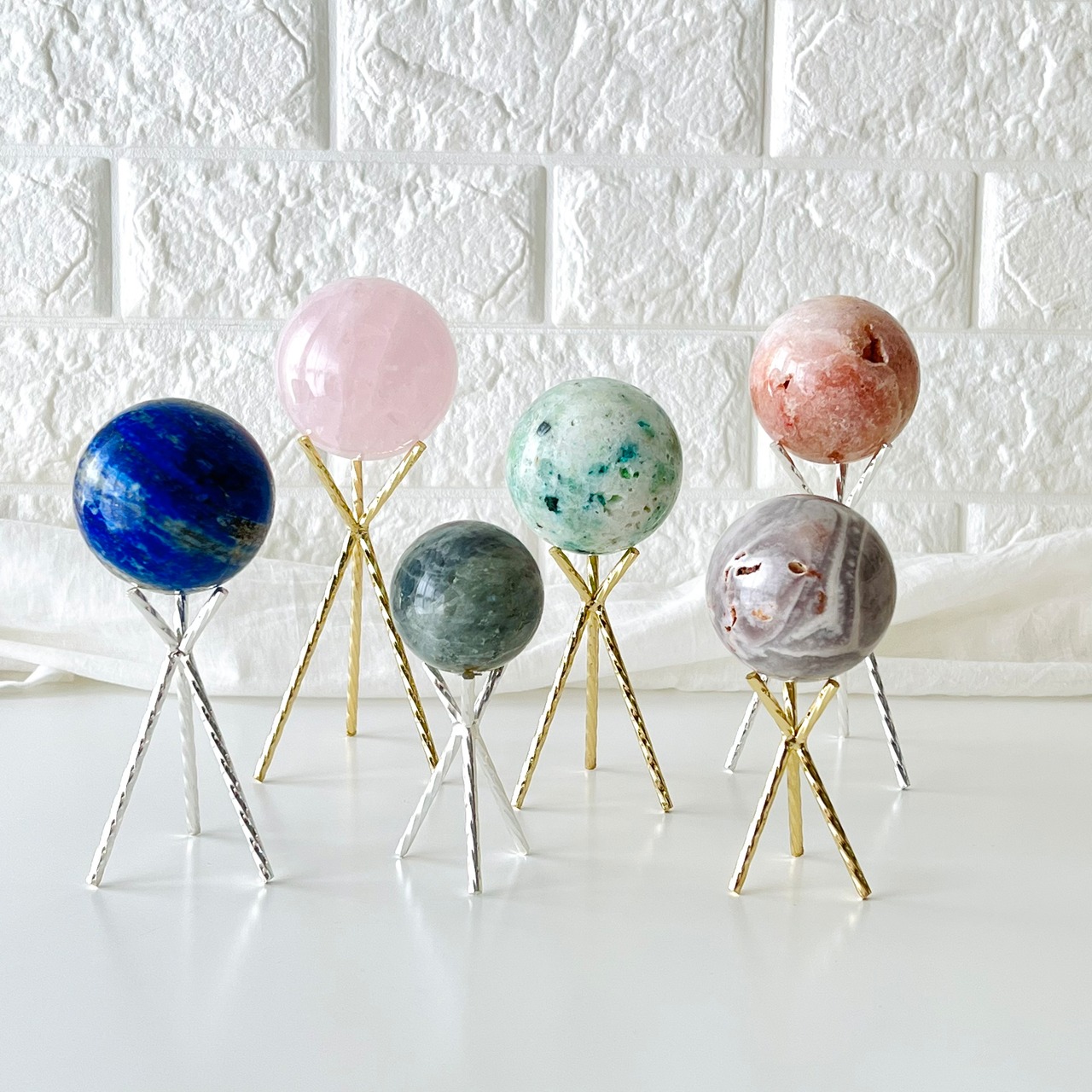 トライアングルS＊スフィアスタンド＊丸玉台座＊天然石インテリア＊置き物