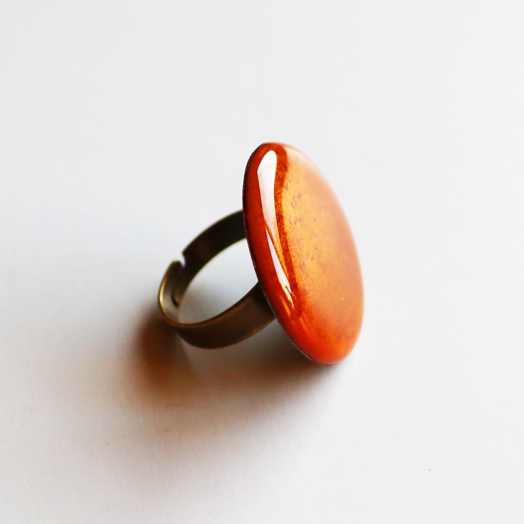 七宝焼 赤いオーバル型のリング