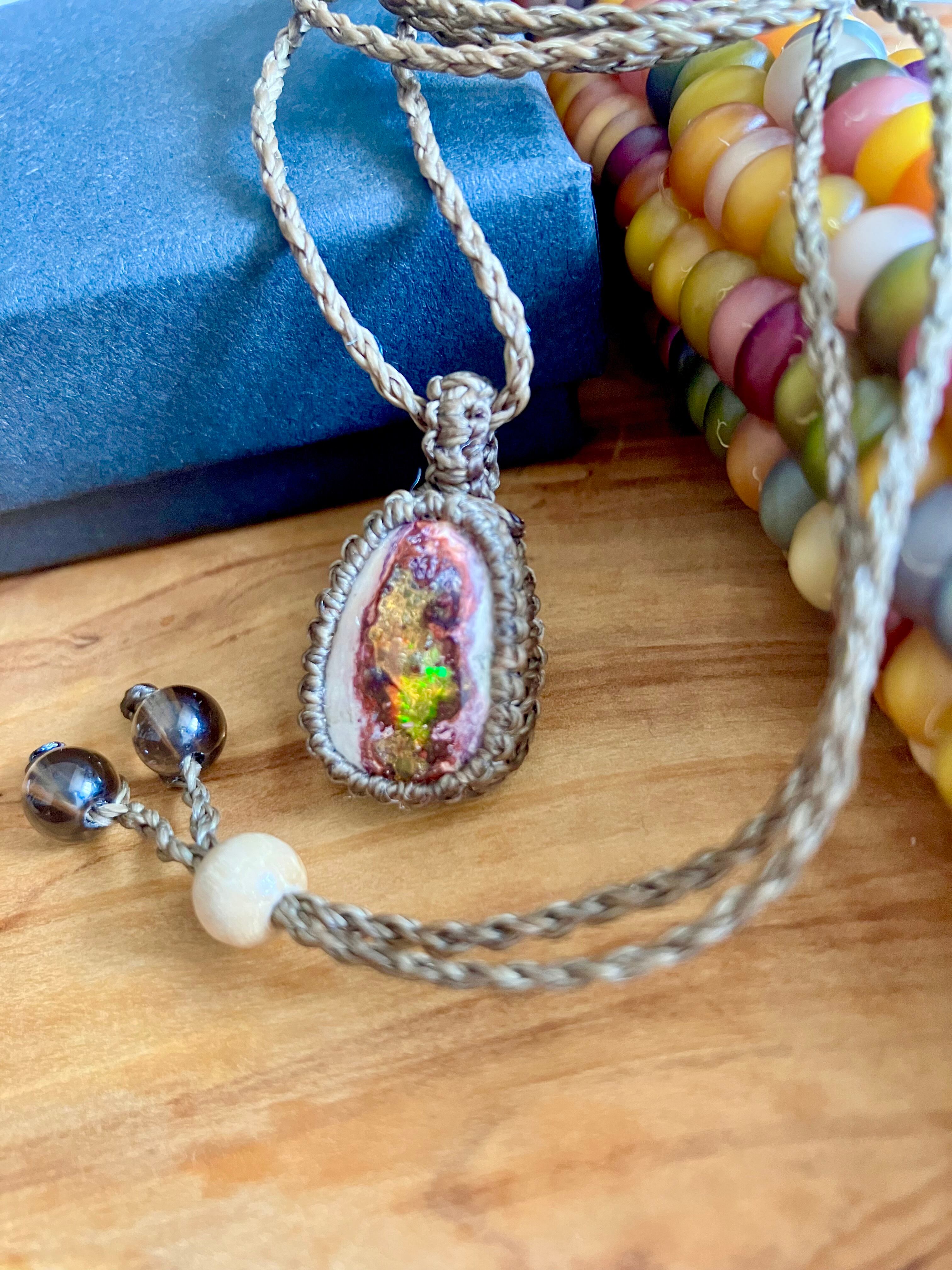 桜瑪瑙 × ネックレスbk【ドーナツ】 | bluegemcorn 天然石＆マクラメ