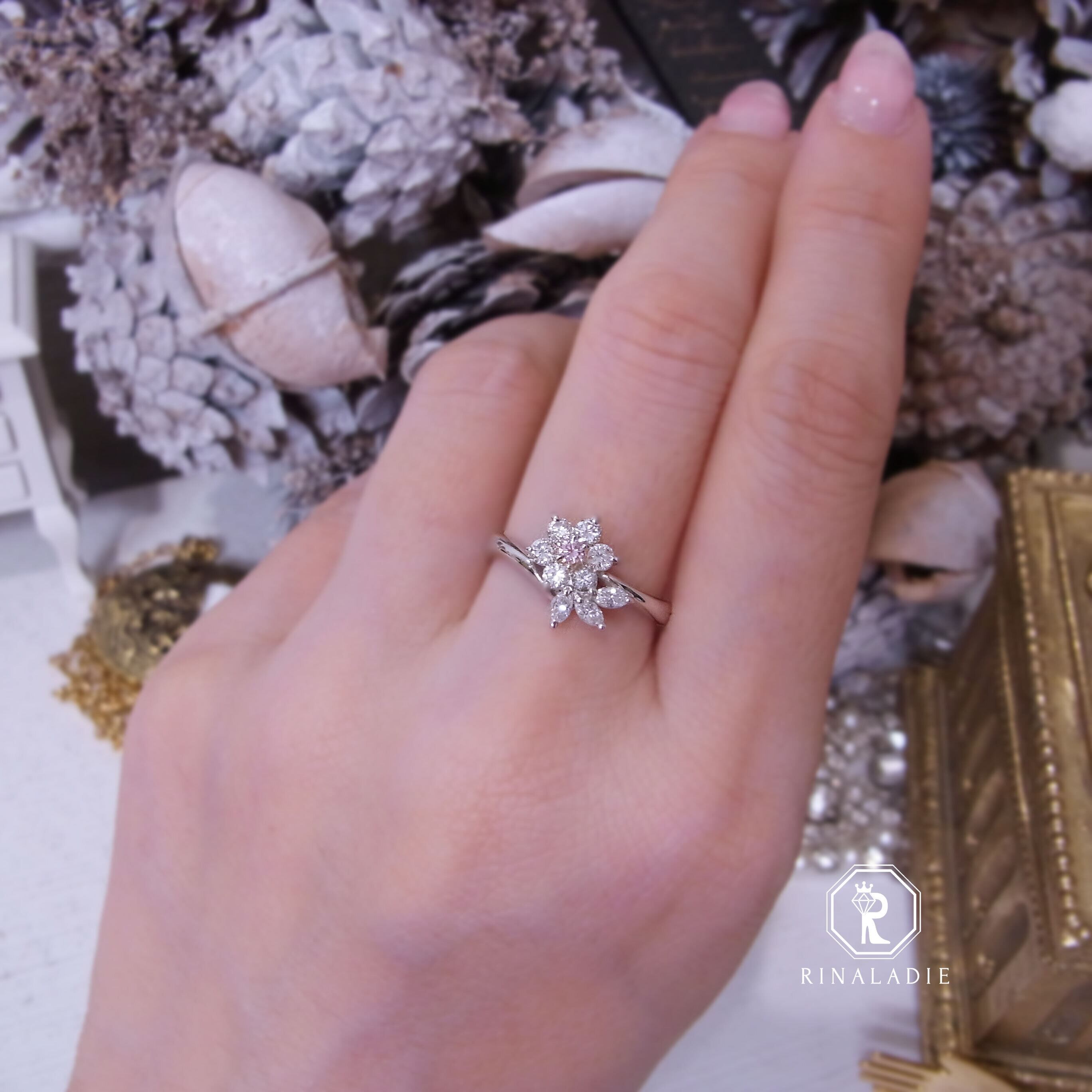 Pt850天然ピンクダイヤ総0.32＆天然ダイヤモンド総0.31の【3のリング