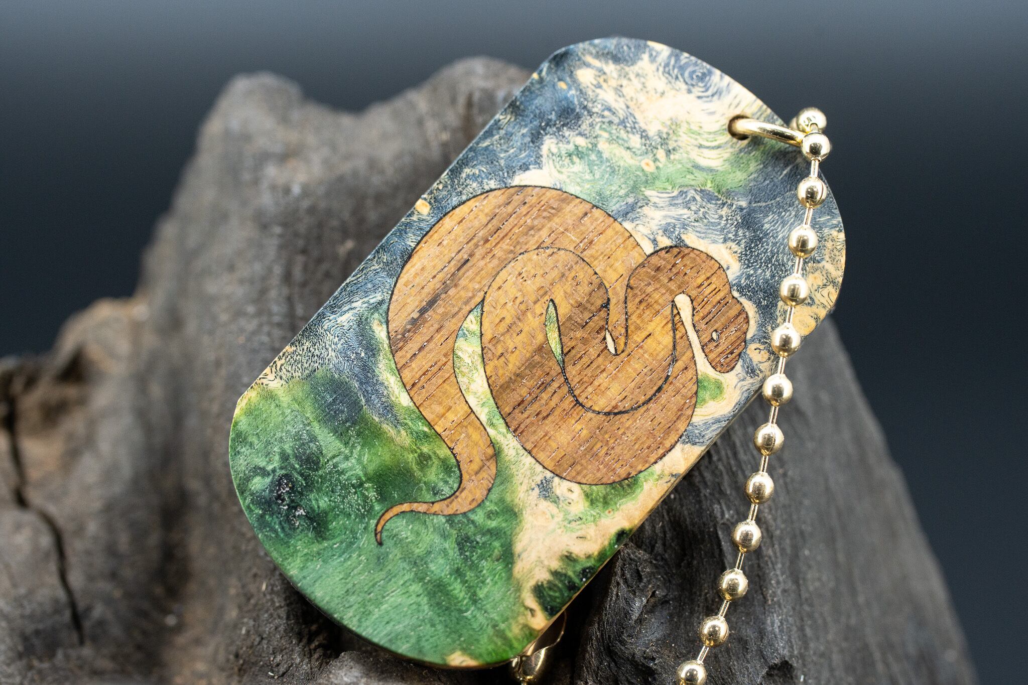 【カナダの象徴】ハードメープル瘤 スタビライズウッド ドッグタグ 象嵌 干支タグ 乙巳