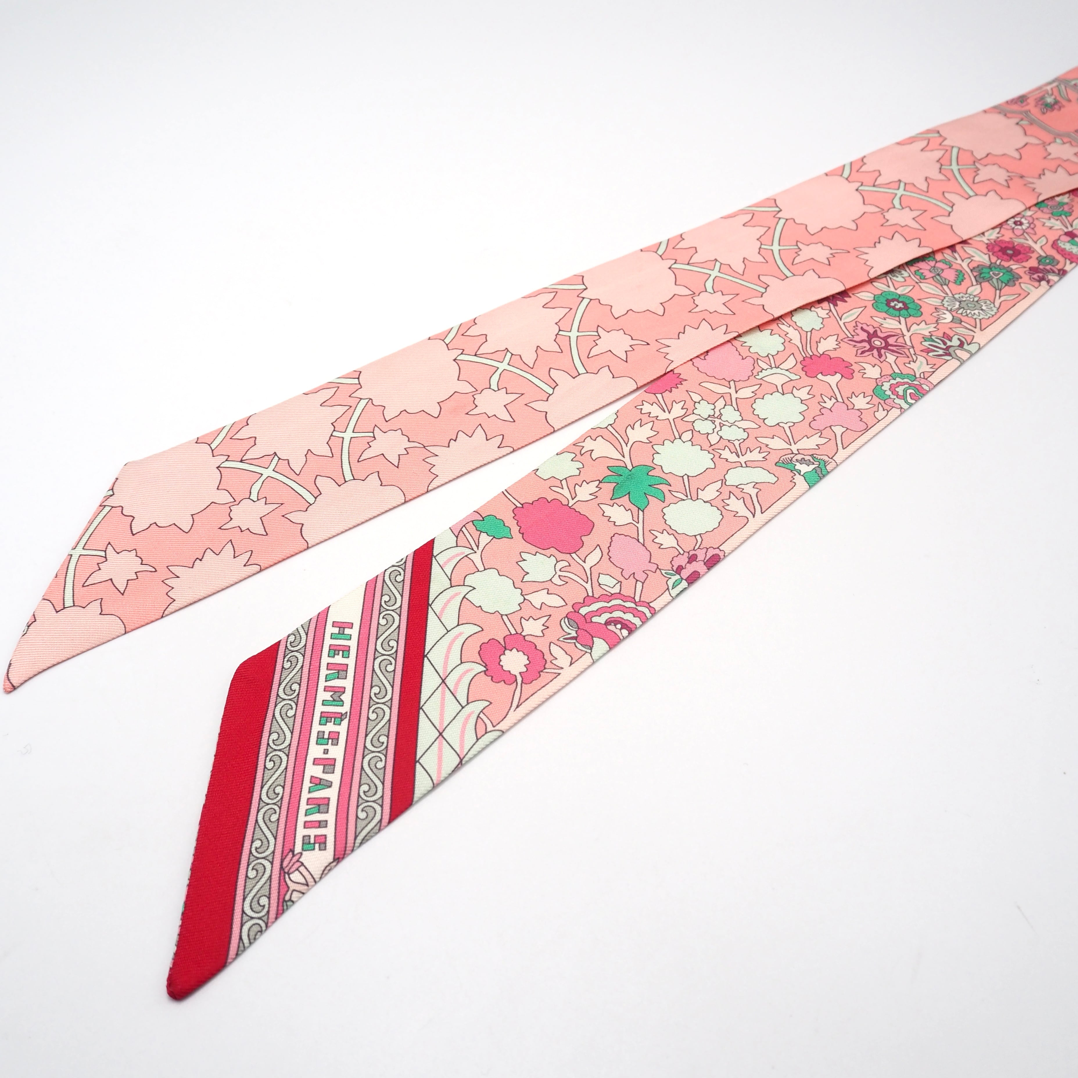 3/21掲載 HERMES 花柄 ツイリー スカーフ シルク エルメス