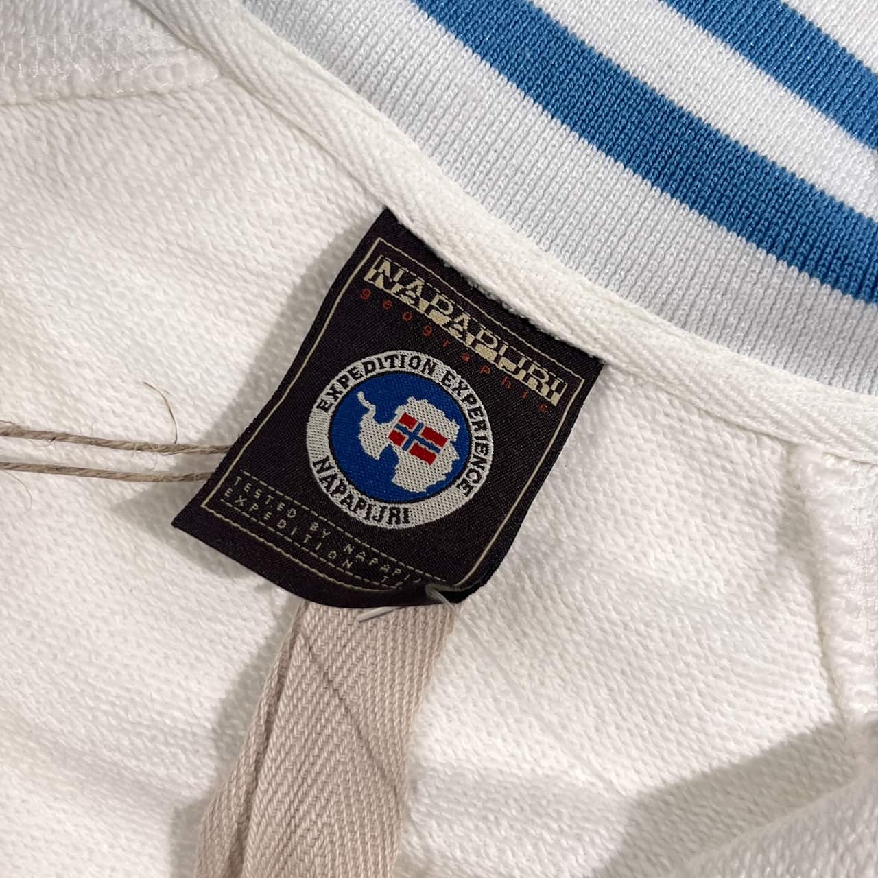 新品 タグ付き NAPAPIJRI ナパピリ 重ね着風 エルボーパッチ デザイン ワッペン フード プルオーバー /ホワイト系 メンズ