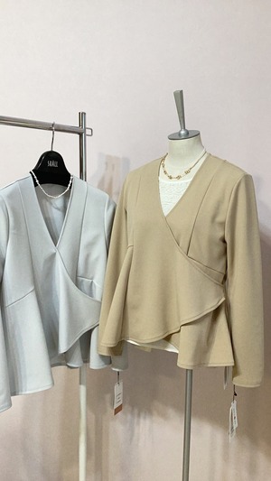 COMME UNE FAMME ペプラム プルオーバー No.596207 ベージュ ライトブルー 9号 コムアンファム フレアトップス