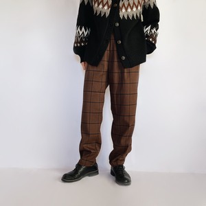 Check tuck tapered pants (brown)
