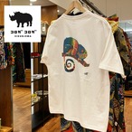 コロガコロガbig シルエット　スラムの画家応援Tシャツ=cameleon=