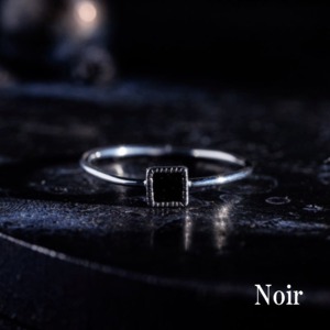 Noir onyx square silver ring