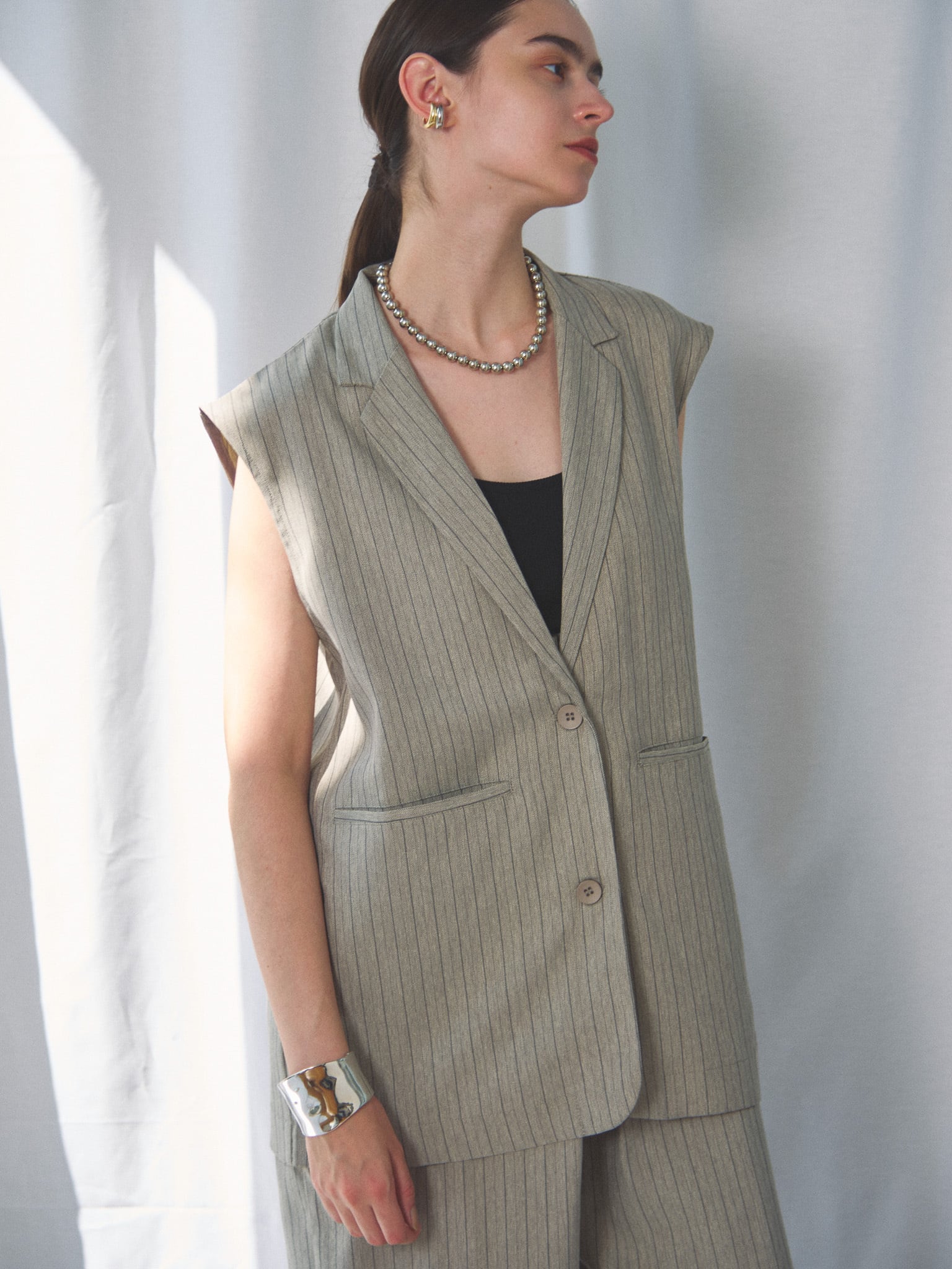 Bibiy. ANGIE SLEEVELESS JACKET 襟コート スリーブ 2025年最新】Angie