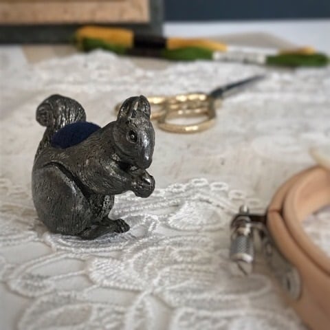 イギリス スクイレルピンクッション | colorer-vintage