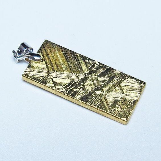 ギベオン ペンダント 隕石 メテオライト ゴールド 一点物 おまかせ便 112-13561