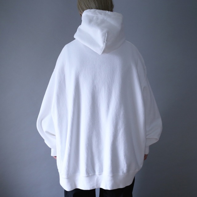 "Champion" white color over silhouette reverse wave sweat parka