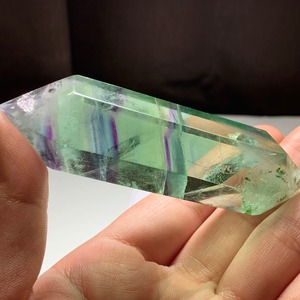 15.透明感高い♪グリーンベースフローライトダブルターミネーテッドポイント