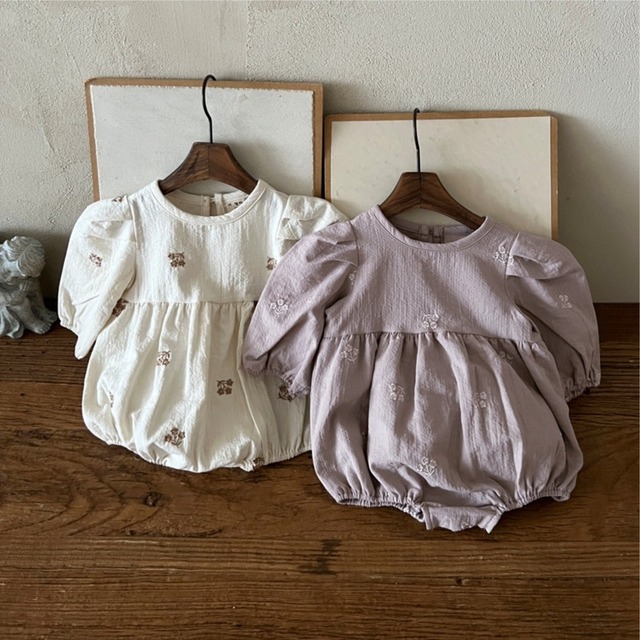 【BABY】秋新作　花刺繡ロンパース
