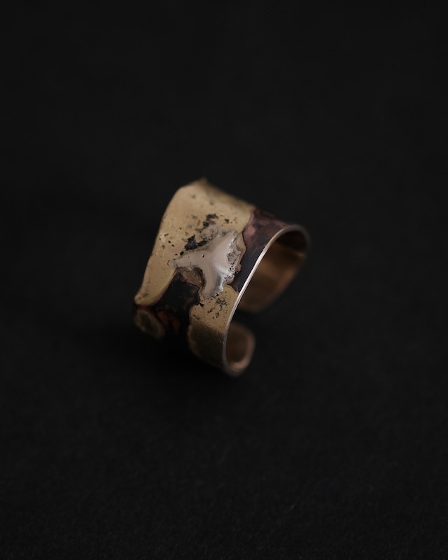 Ring／ひびのある色
