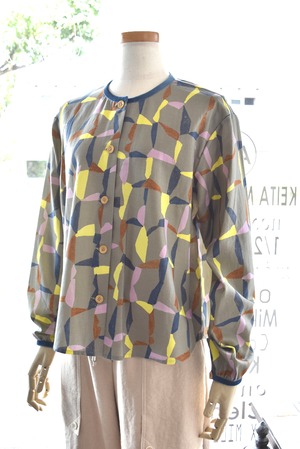 ZAKURA(ザクラ) 26A/W プリント柄前開きブラウス