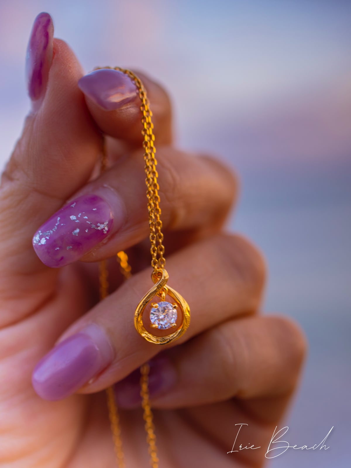 Teardrop zirconia necklace