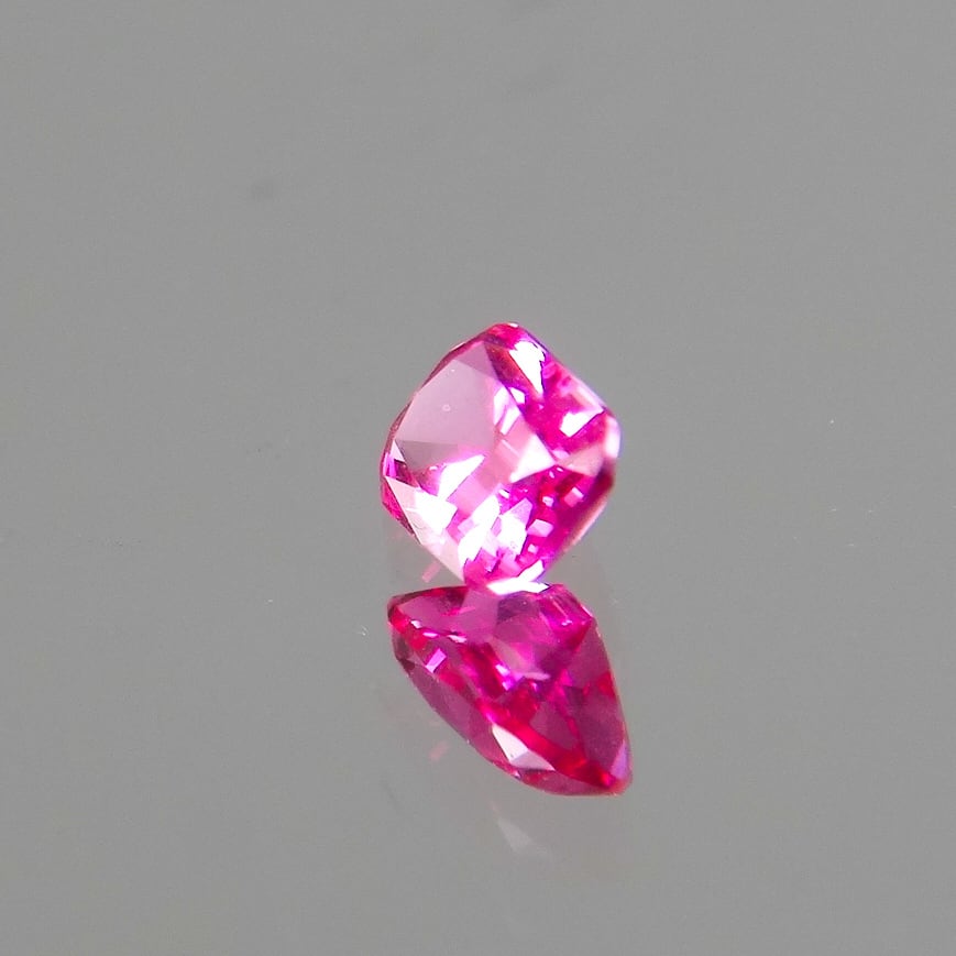 天然ホットピンク ネオンピンク マヘンゲスピネル 0.3ct | MaPRE