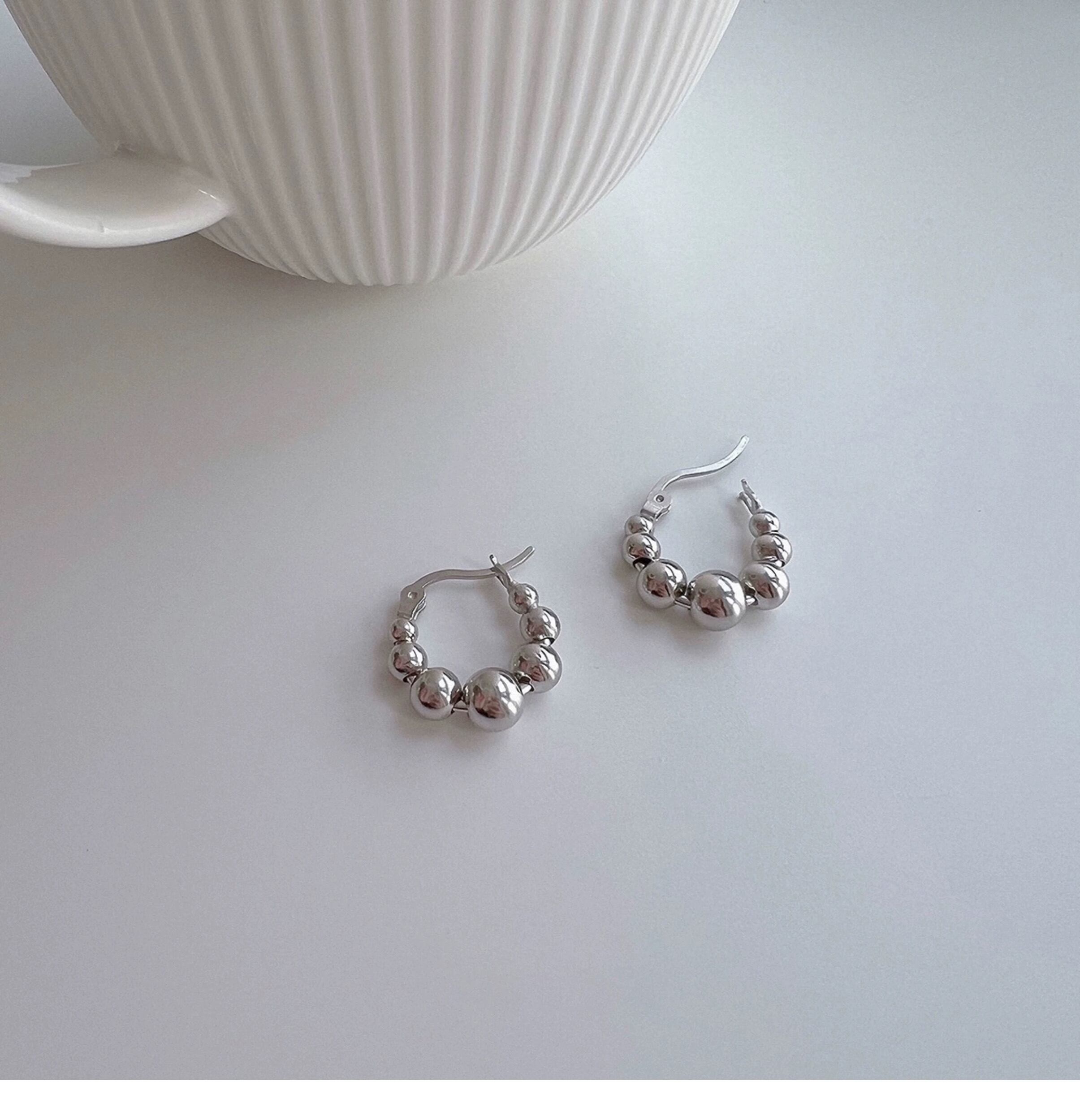 ball hoop pierced earrings 00294