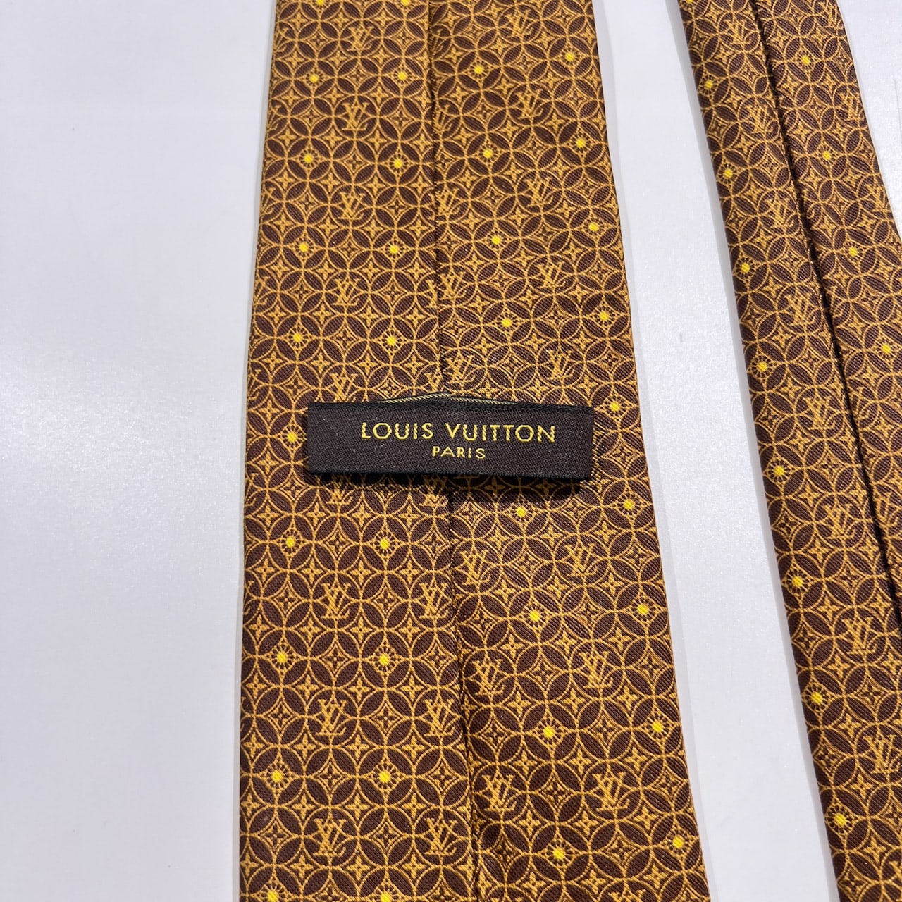 LOUIS VUITTON ルイヴィトン 総柄 ネクタイ /ゴールド系×ブラウン/イタリア製/シルク100%/モノグラム風