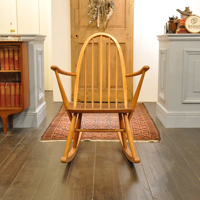 ERCOL/アーコール クエーカーロッキングチェア (302)クェーカー ERCOL/アーコール クエーカーロッキングチェア (302)クェーカー