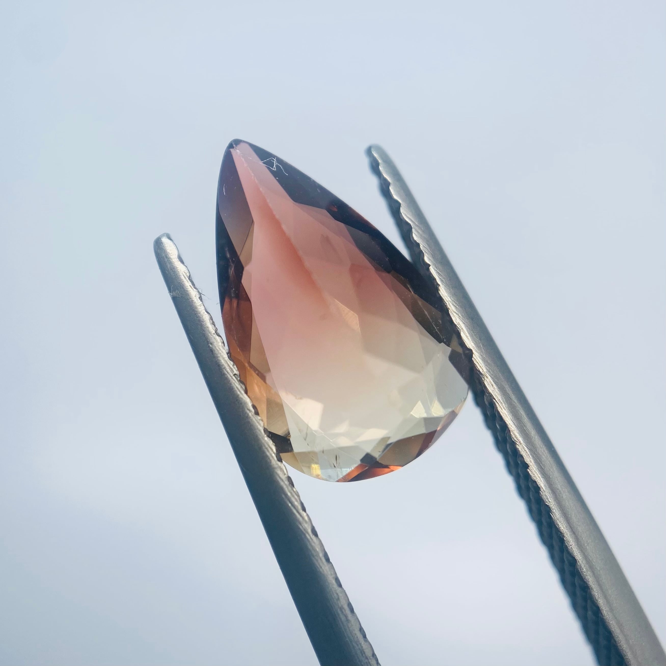 珍しいブラウン系グラデーションの大人トルマリン