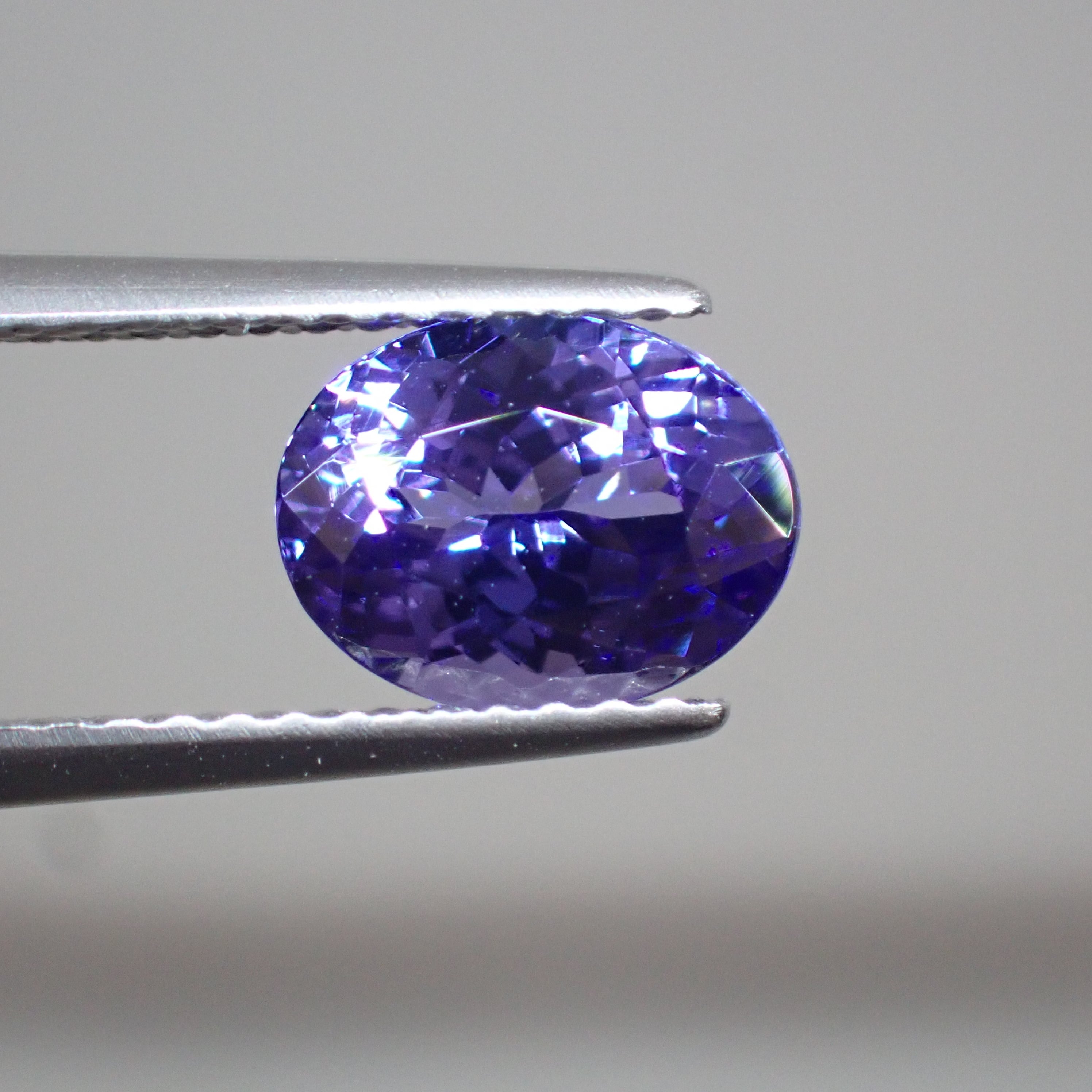 多色性◎美しすぎるタンザナイト 1.548ct | 宝石ルース販売