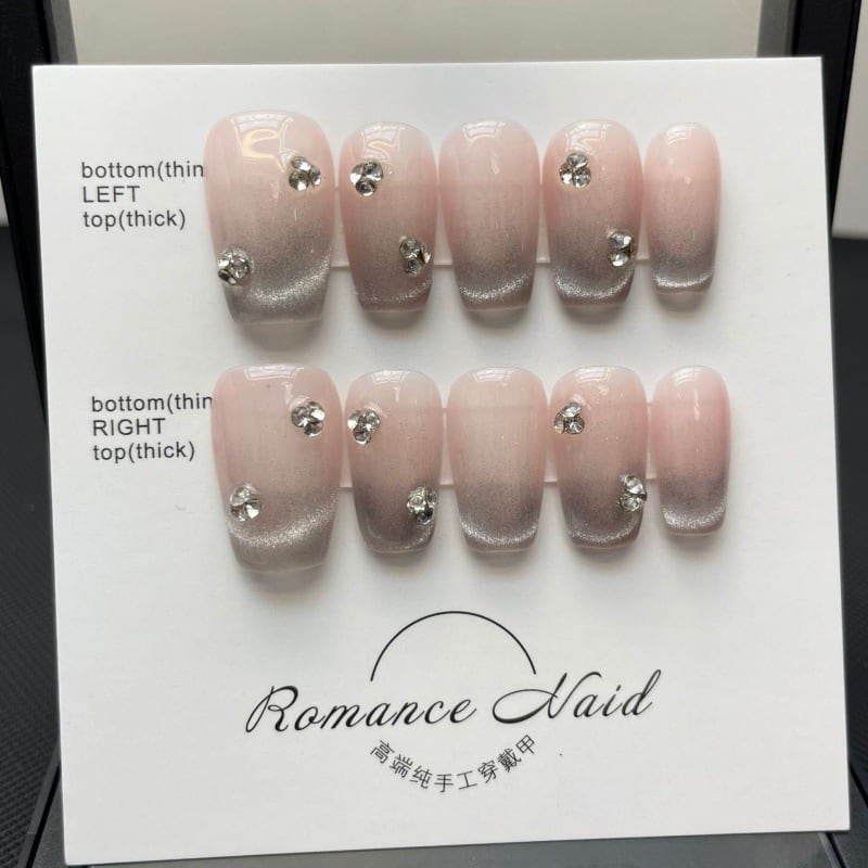 【専用】オーダーネイルチップ　ハンドメイドネイルチップ　4P Petit bonheur | なつめさんちネイルチップをオーダー頂きました