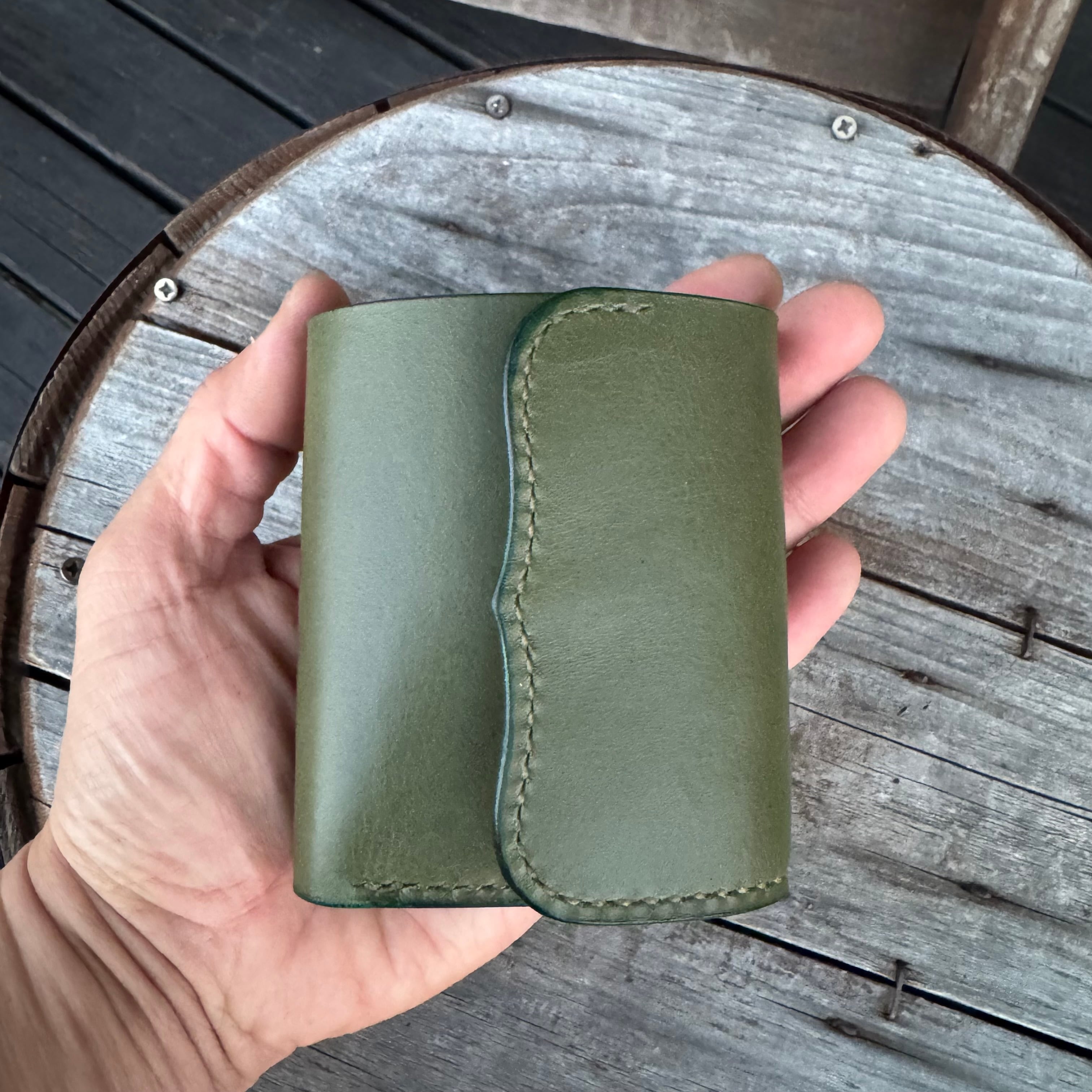WHOLオリジナル 三つ折りミニウォレット ハンドメイド 財布 本革 牛革