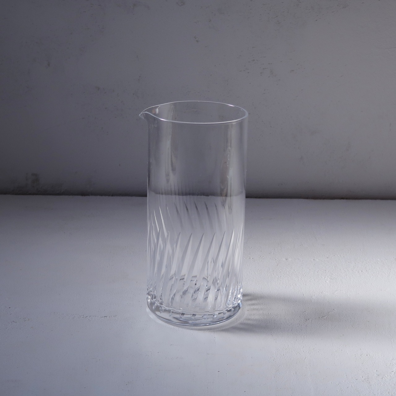 透明ガラスのピッチャー