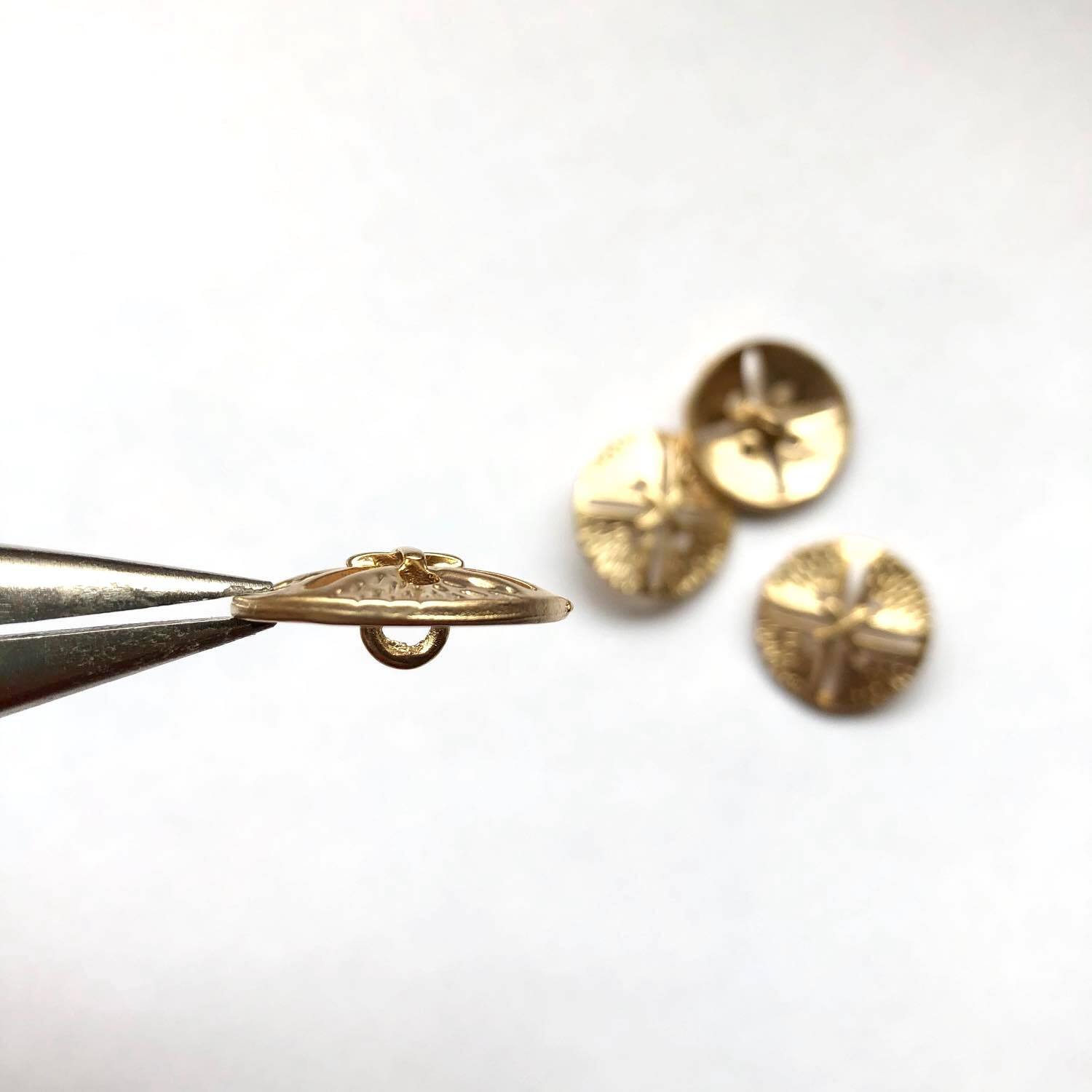 センタークロス透かしマットゴールドボタン（21mm） | Dua