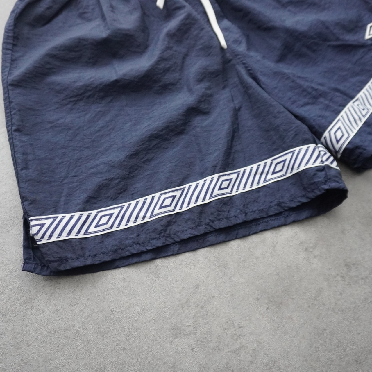 90s UMBRO nylon shorts "made in USA" [M] 古着 - 4