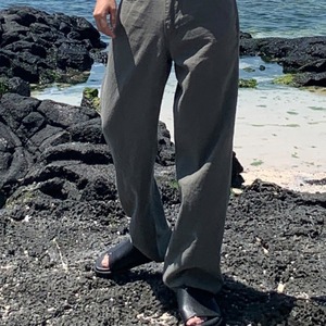 リネンライク薄軽ストレートカジュアルパンツ　0748
