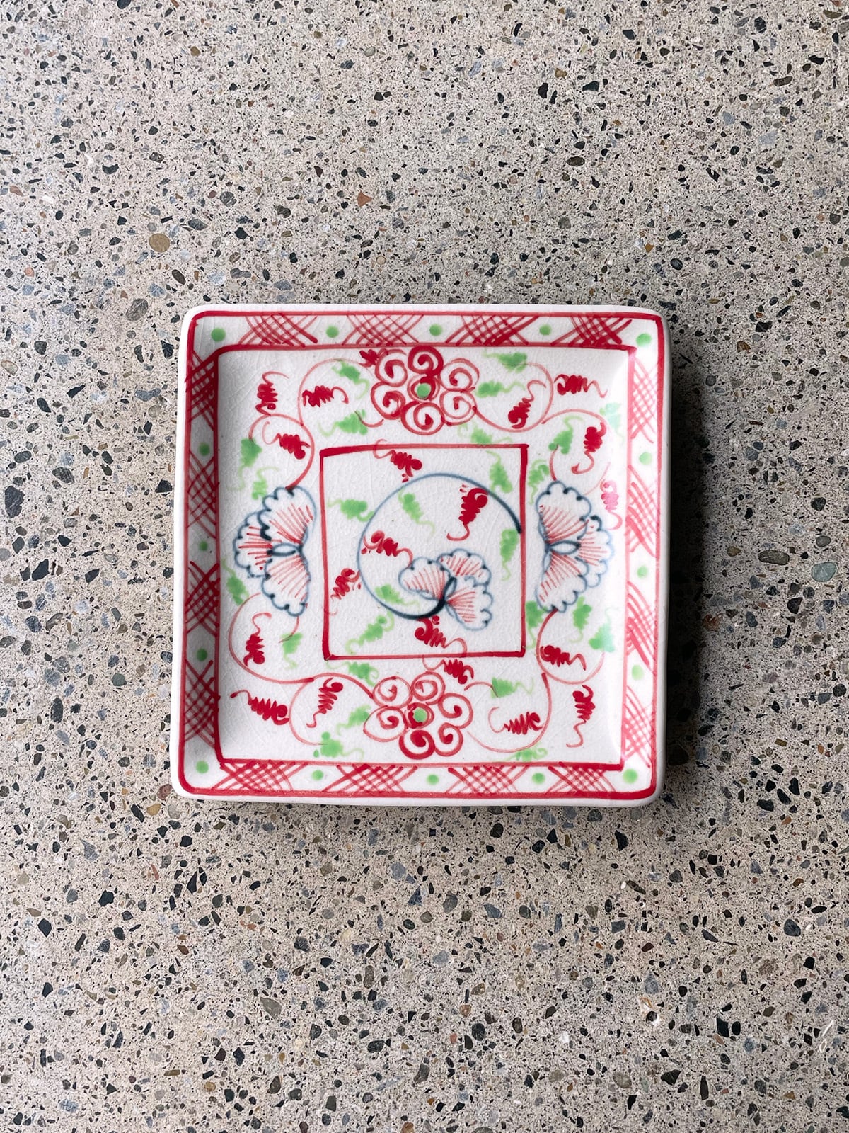 ニューバッチャン焼き／角皿（マット） | 333 & tay - Delivery Service