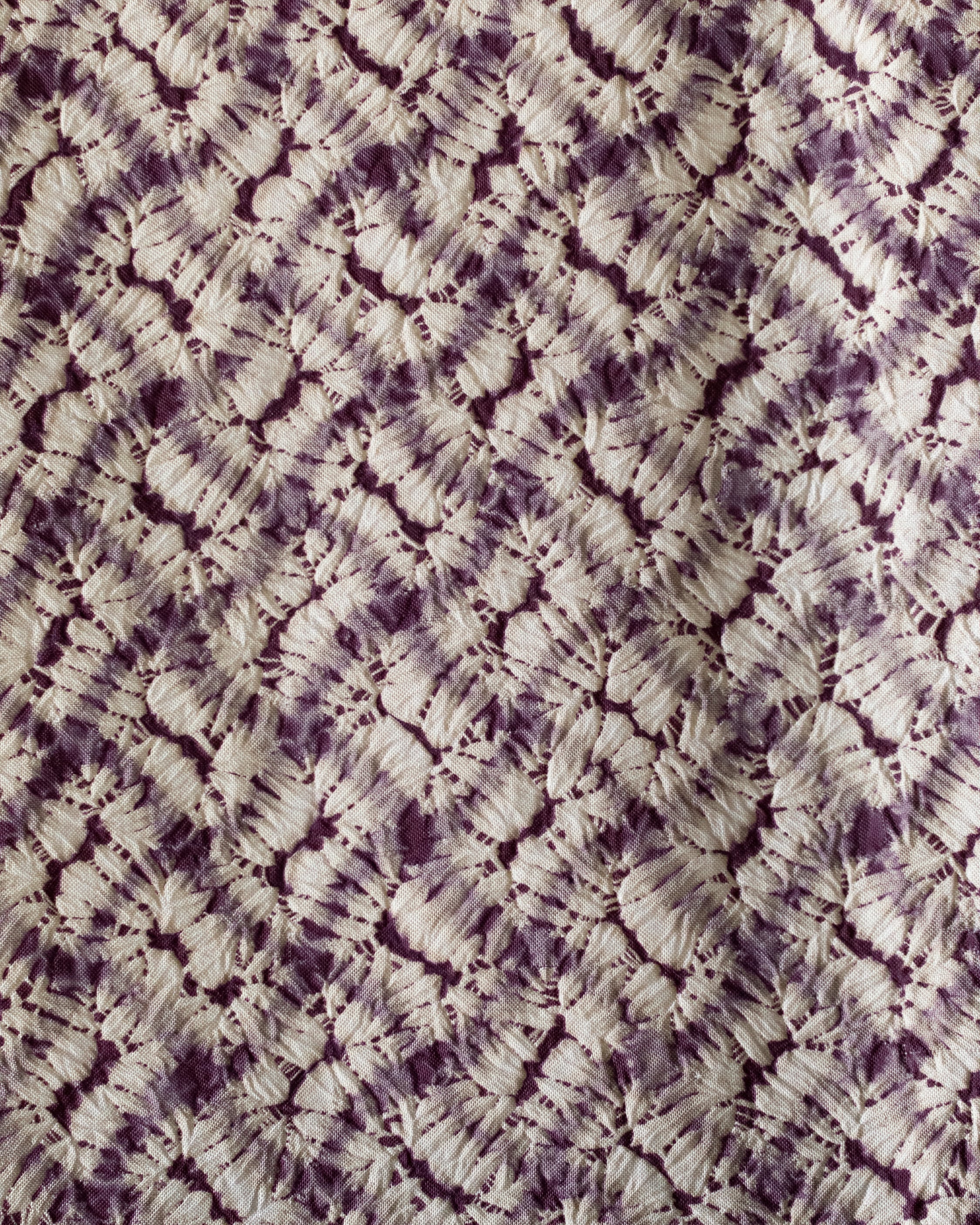 南部紫根染 分胴繋ぎの模様 紬地 絞り染め 袷着物 【未使用品