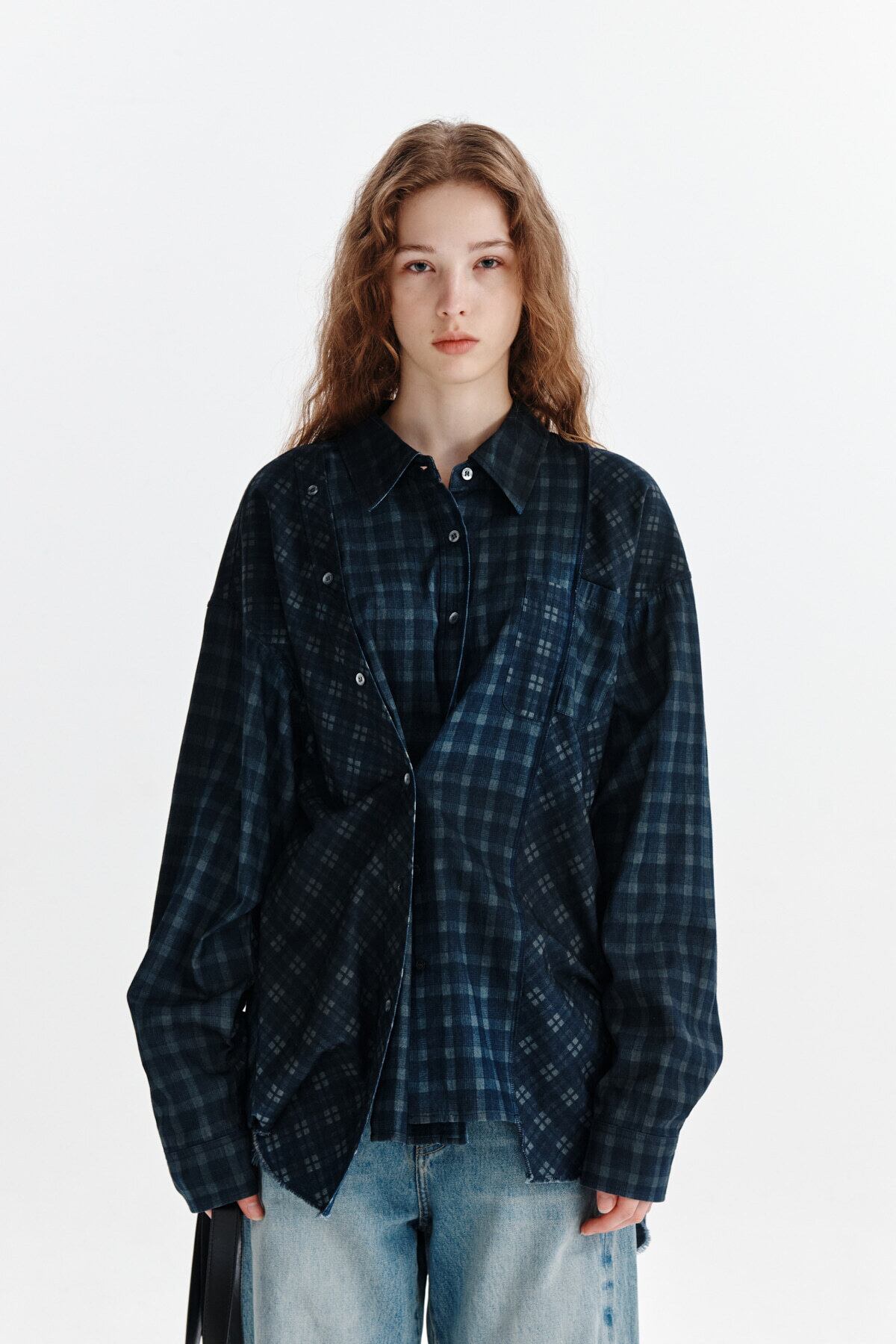 Matin Kim] CHECK MIXED CUT OUT DYING SHIRT IN DARK NAVY 正規品
