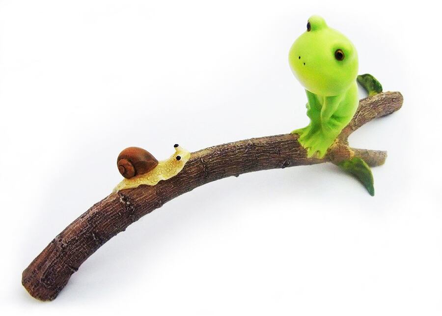 カエルオブジェ ぽっちゃり蛙 カタツムリと枝の上 | caeru