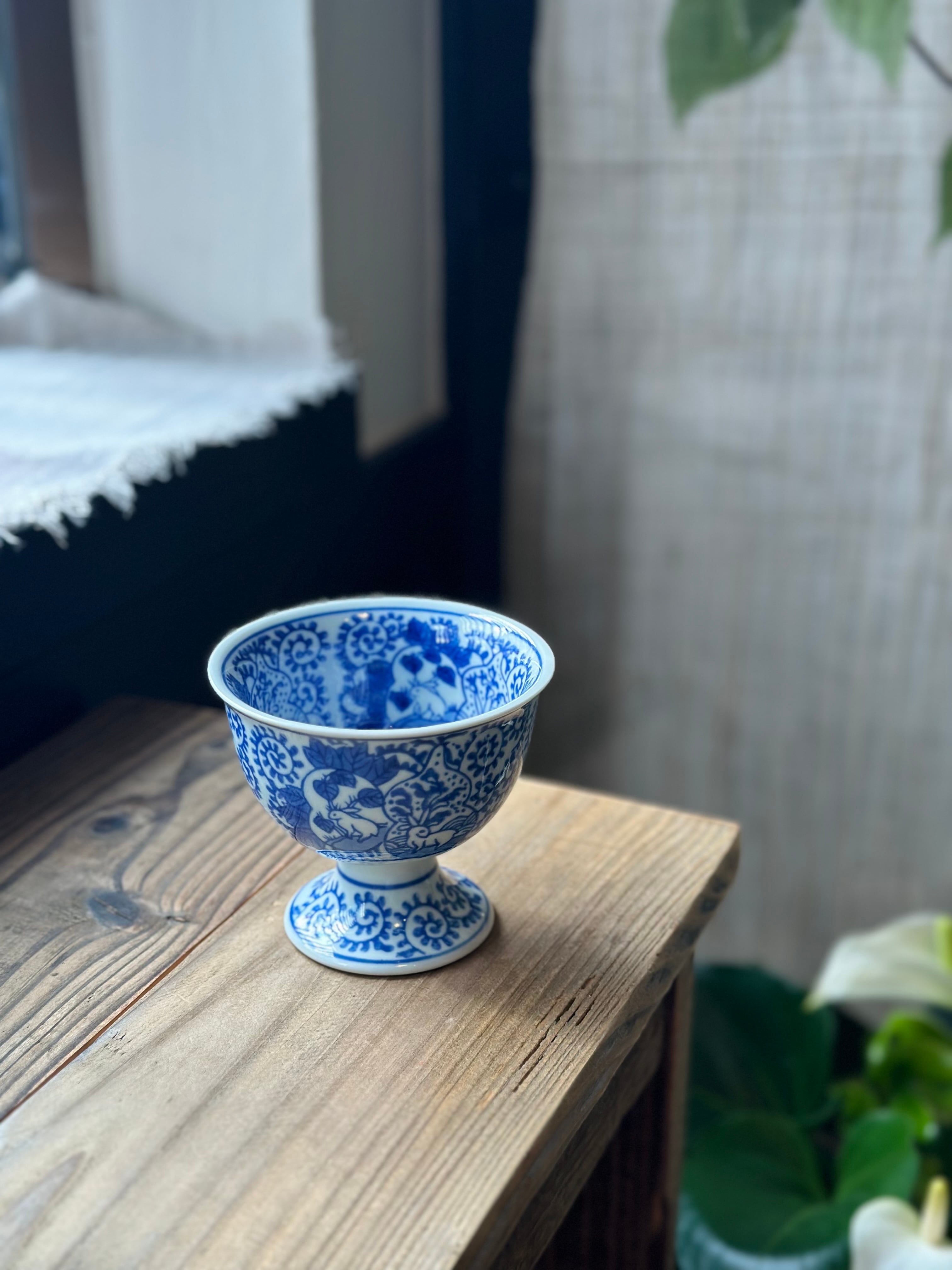 アイスカップのような盃洗（兎と蛸唐草紋） | Antique Shop Soukodo