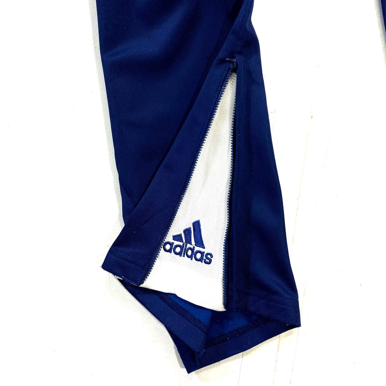 90年代 Adidas アディダス ジャージパンツ メンズxl パフォーマンスロゴ ネイビー 青色 ダークブルー 古着 ロングパンツ Ss21 30 Cave 古着屋 公式 古着通販サイト 90年代 Adidas アディダス ジャージパンツ メンズxl パフォーマンスロゴ ネイビー 青色 ダークブルー 古着 ロングパンツ Ss21 30 Cave 古着屋 公式 古着通販サイト