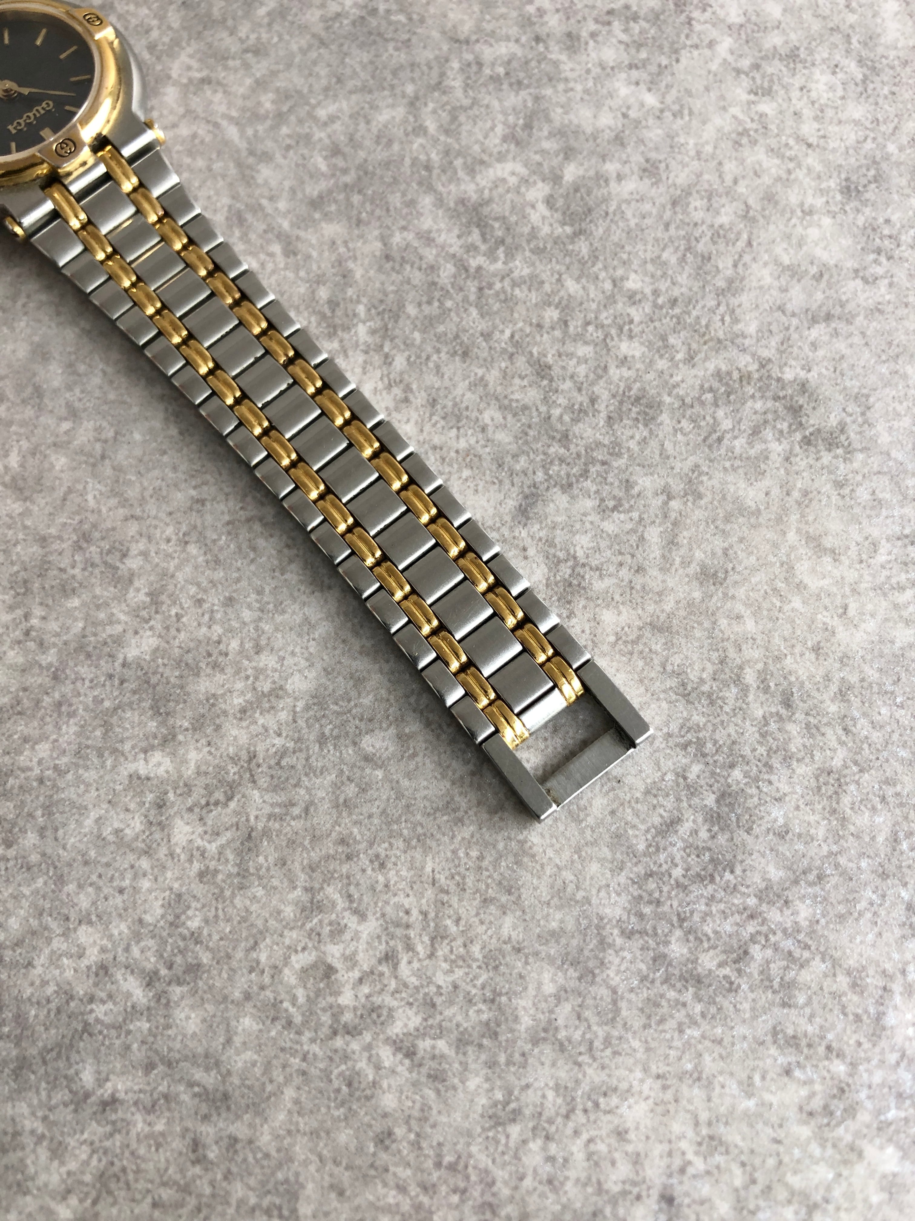 GUCCI シルバー ゴールド 時計 GUCCI グッチ 腕時計 シルバー×ゴールド GG ステンレススチール 9100L