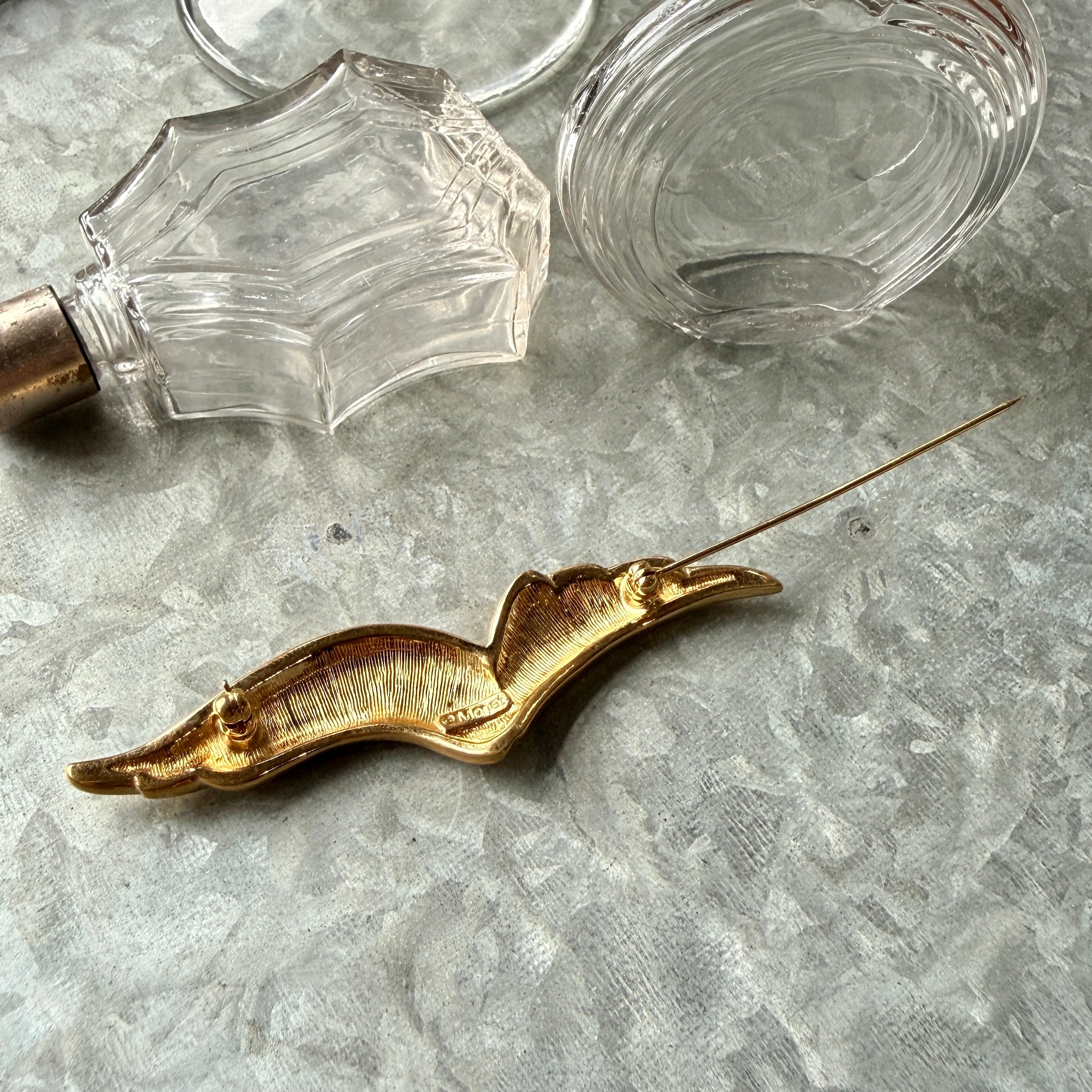 その他 Mone SCM52-【 Monet 】モネ・ヴィンテージブローチ 1980's Wing Motif Gold