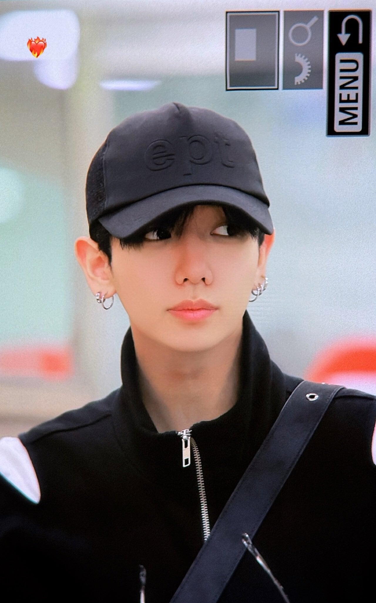 ☆BOYNEXTDOOR ジェヒョン 着用！！【ept】Embo Logo Mesh-Cap (Black