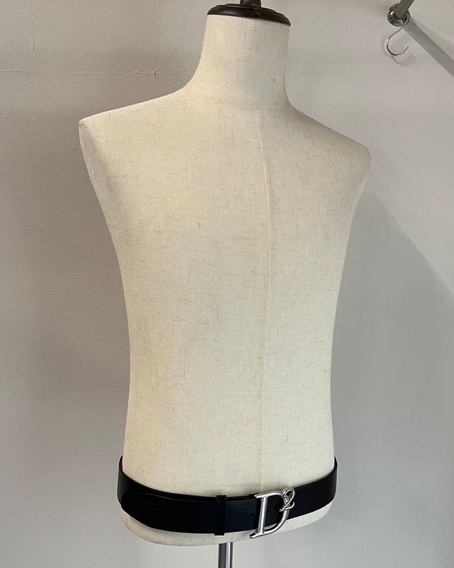 【DSQUARED2】logo metal backle belt