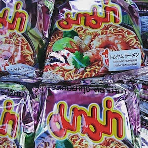 マーマーインスタントラーメン (トムヤム味) instant noodles shrimp flavour (tom yum) มาม่า รสต้มยำ