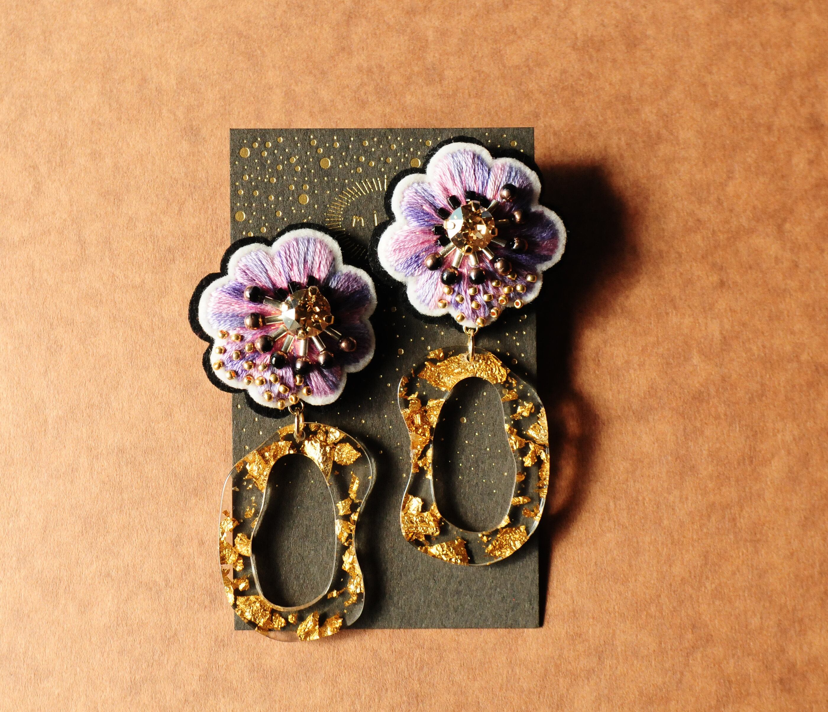 < No Name ~名前のない花~ >『 夜明けの光 』イヤリング