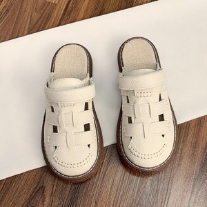 レディース サンダル スリッパ ぺたんこシューズ 3cm フラット ぺたんこ ラウンドトゥ ストラップ 幅広 ボタン スナップボタン 大人可愛い シンプル カジュアル おしゃれ レトロ キュート ラフ ルーズ こなれ感 抜け感 休日感 ジェンダーレス 活発 お茶目 ユニーク 控えめ 無地 春 夏 無地 お出かけ アウトドア イベント 旅行 海 プール 休日 バカンス デイリー 普段使い トレンド 楽ちん 歩きやすい 22.5cm 23.0cm 23.5cm 24.0cm 24.5cm 25.0cm 白