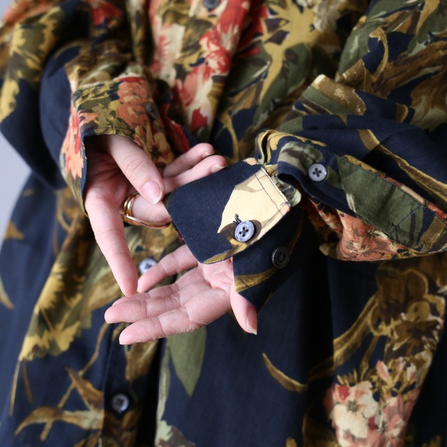special flower pattern over silhouette shirt